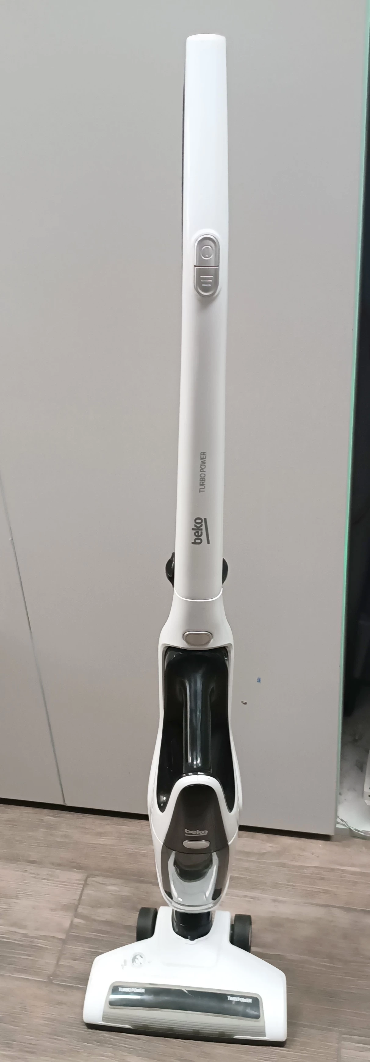 odkurzacz-pionowy-beko-easyclean-vrt61818vw-osiedle-teatralne-3u15-krakow