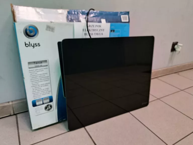 GRZEJNIK ELEKTRYCZNY BLYSS TAVUA 1000W