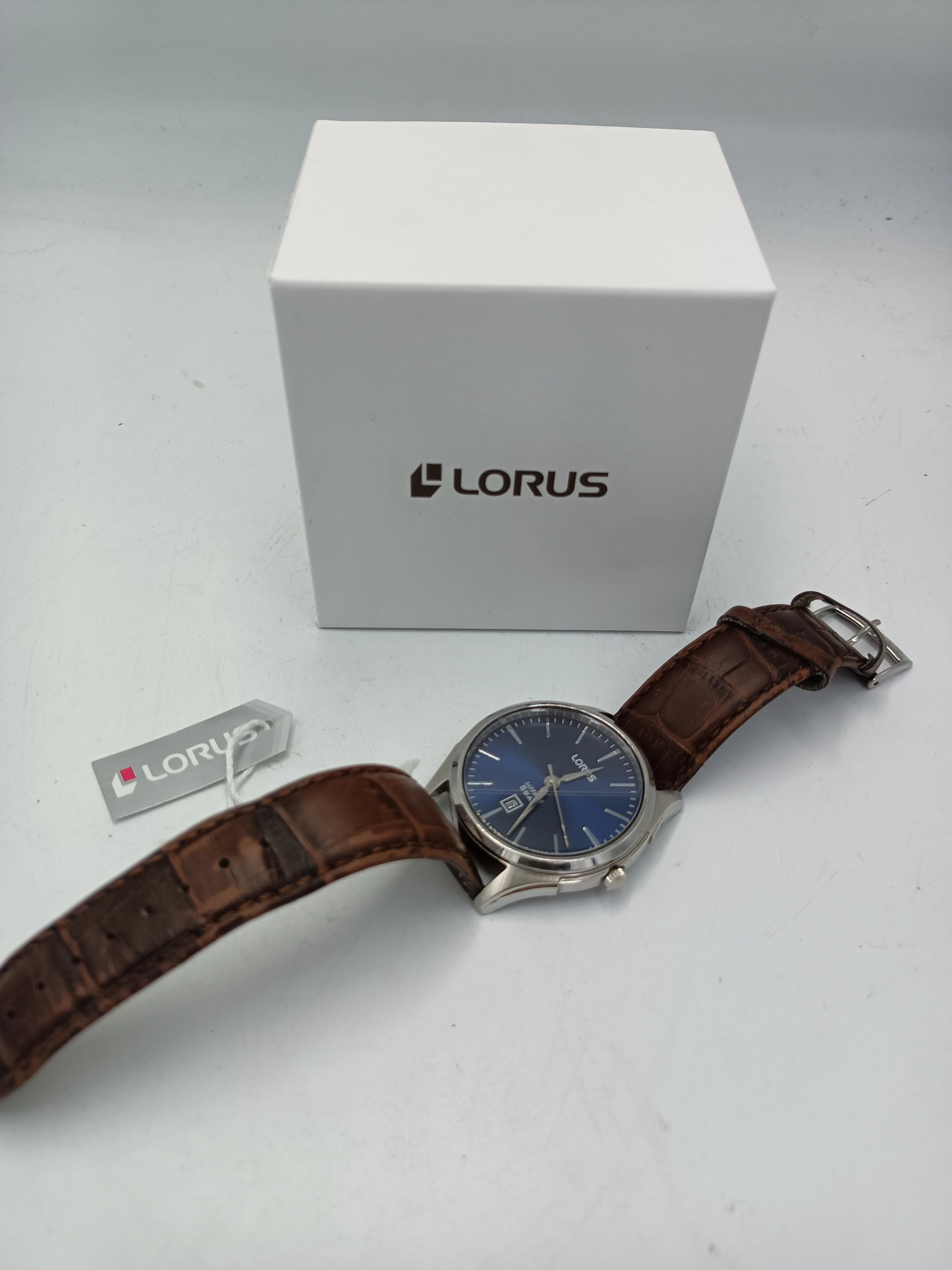 zegarek-lorus-pc32-x192-stan-igla-polecamy-warto-ksztalt-koperty-okragla