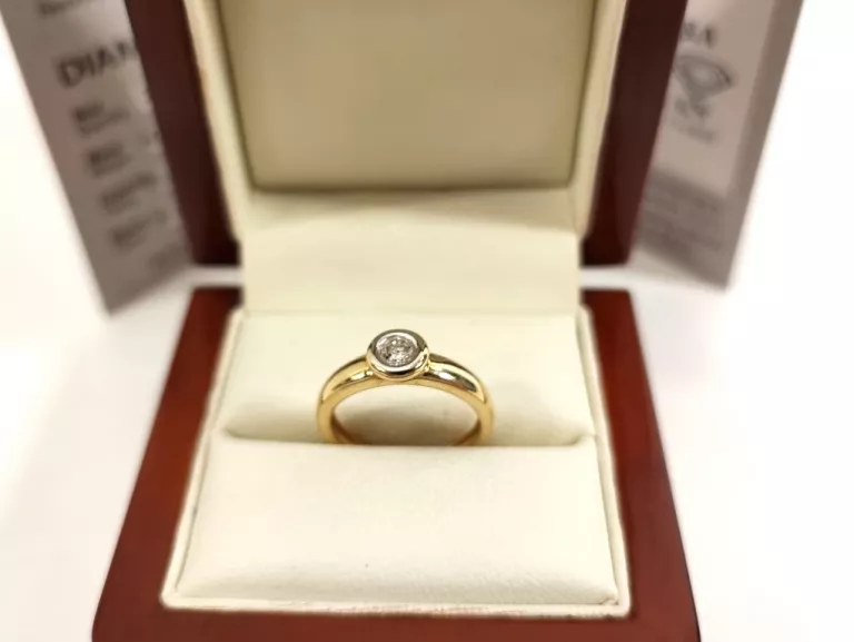 DORODNY ZŁOTY PIERŚCIONEK Z DIAMENTEM 0,2 CT P 585