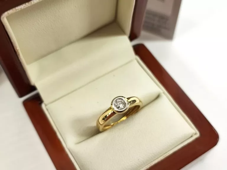 DORODNY ZŁOTY PIERŚCIONEK Z DIAMENTEM 0,2 CT P 585