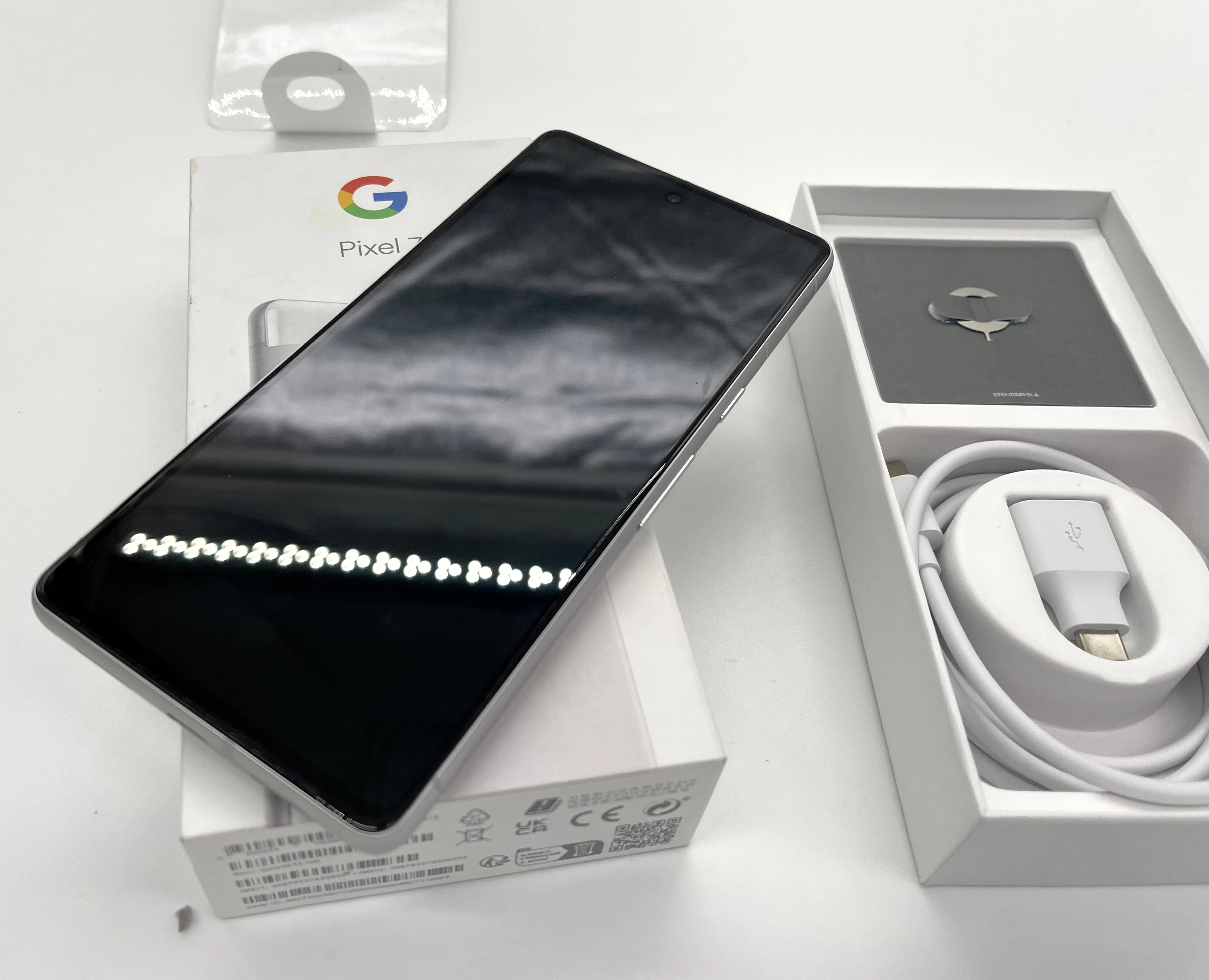 telefon-google-pixel-7-igla-pudelko-kod-producenta-ga03933-gb