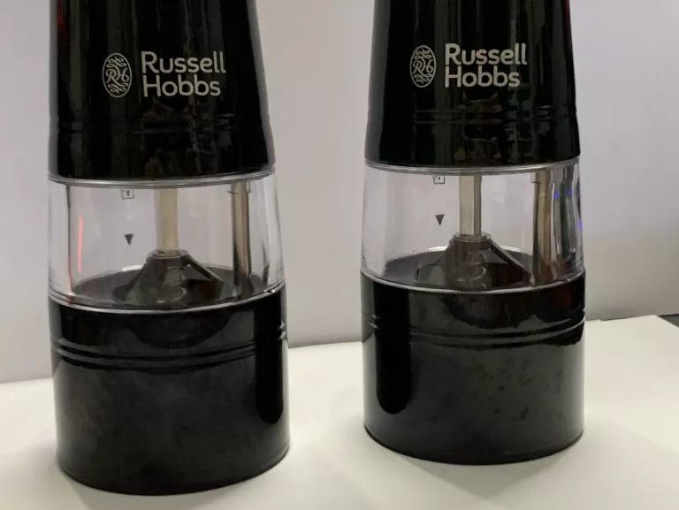 ZESTAW MŁYNKÓW DO SOLI I PIEPRZU RUSSEL HOBBS