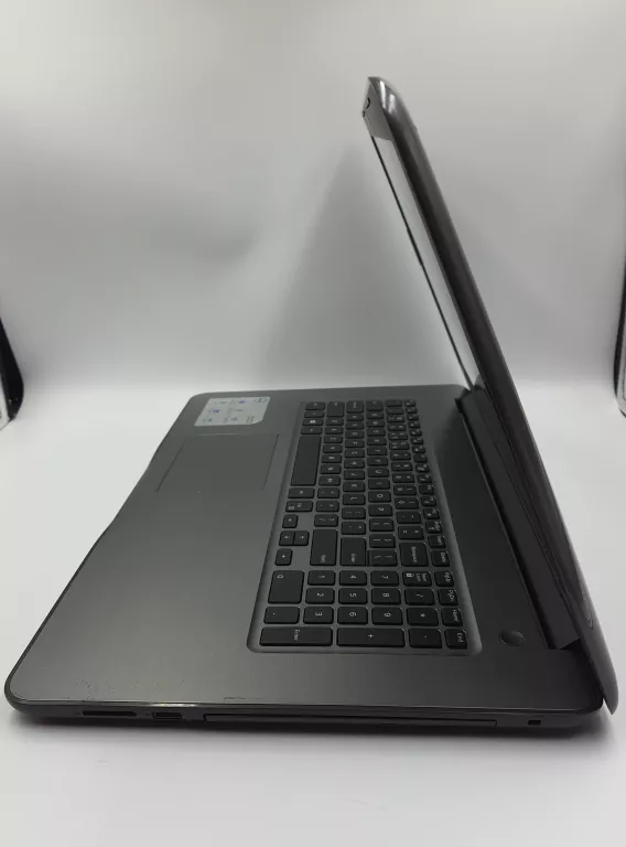 DELL INSPIRION P32E, 17", I3/4GB/1TB OPIS