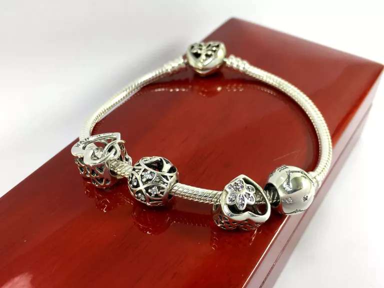 SREBRNA BRANSOLETKA PANDORA +4 CHARMS 925 21,38G
