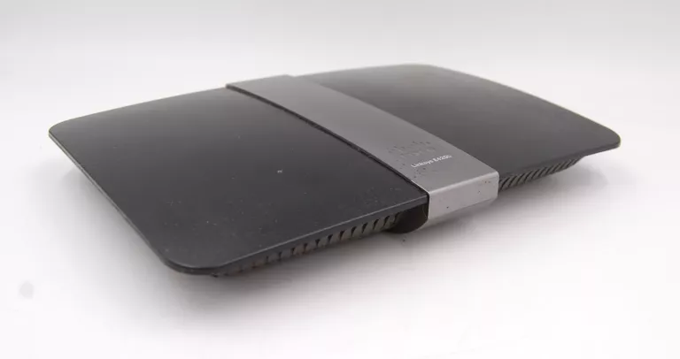 ROUTER LINKSYS E4200