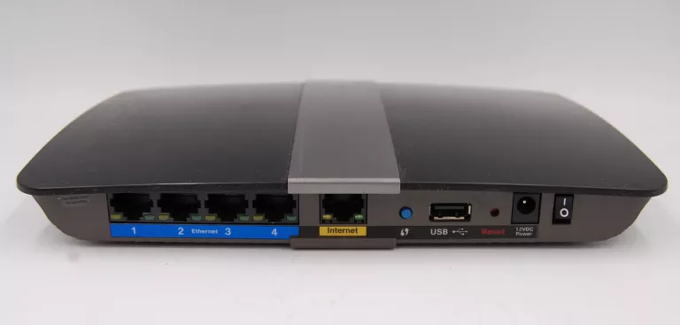 ROUTER LINKSYS E4200