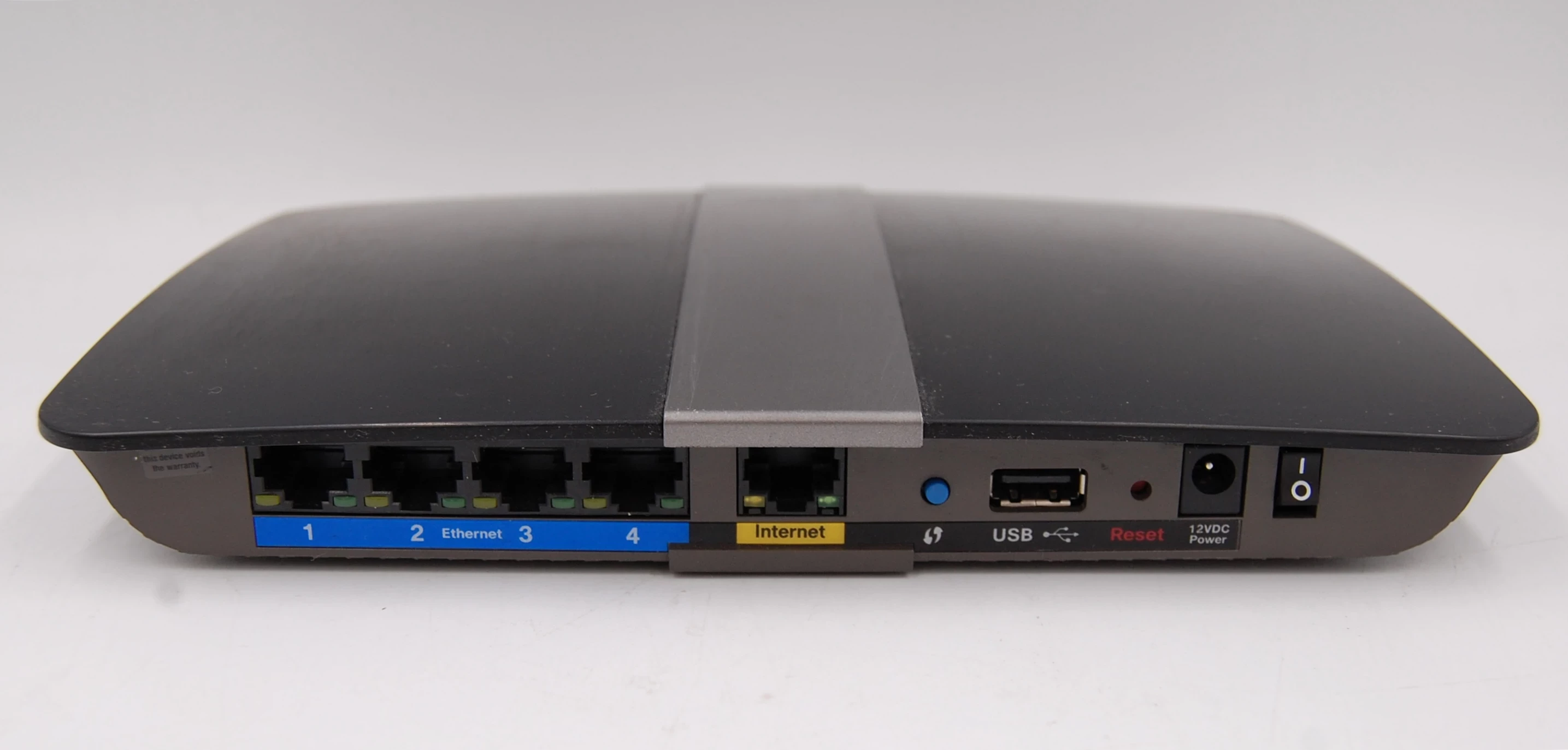 router-linksys-e4200-producent-linksys