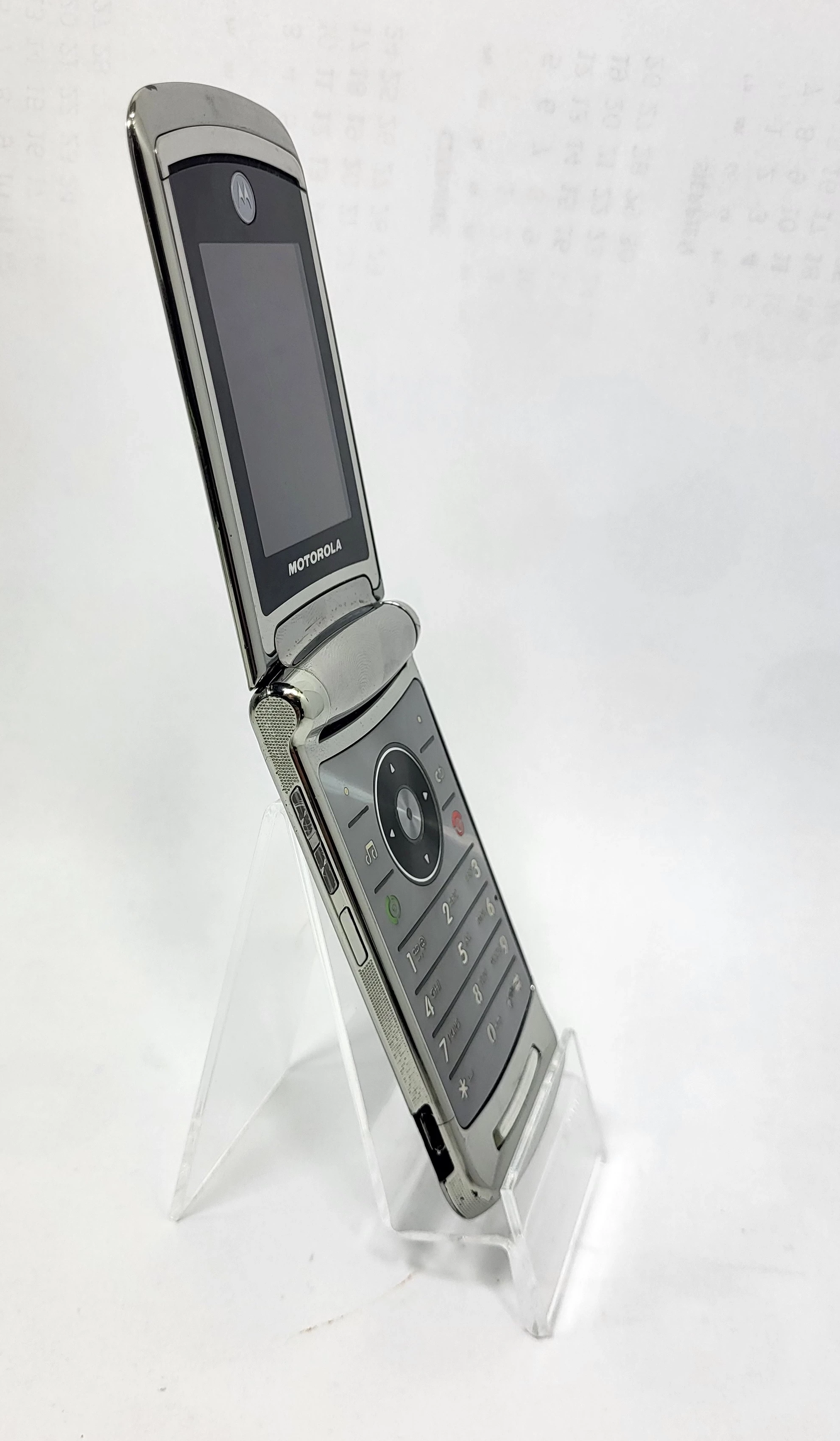 telefon-motorola-v8-z-klapka-lad-kod-producenta-motorola-razr2-v8