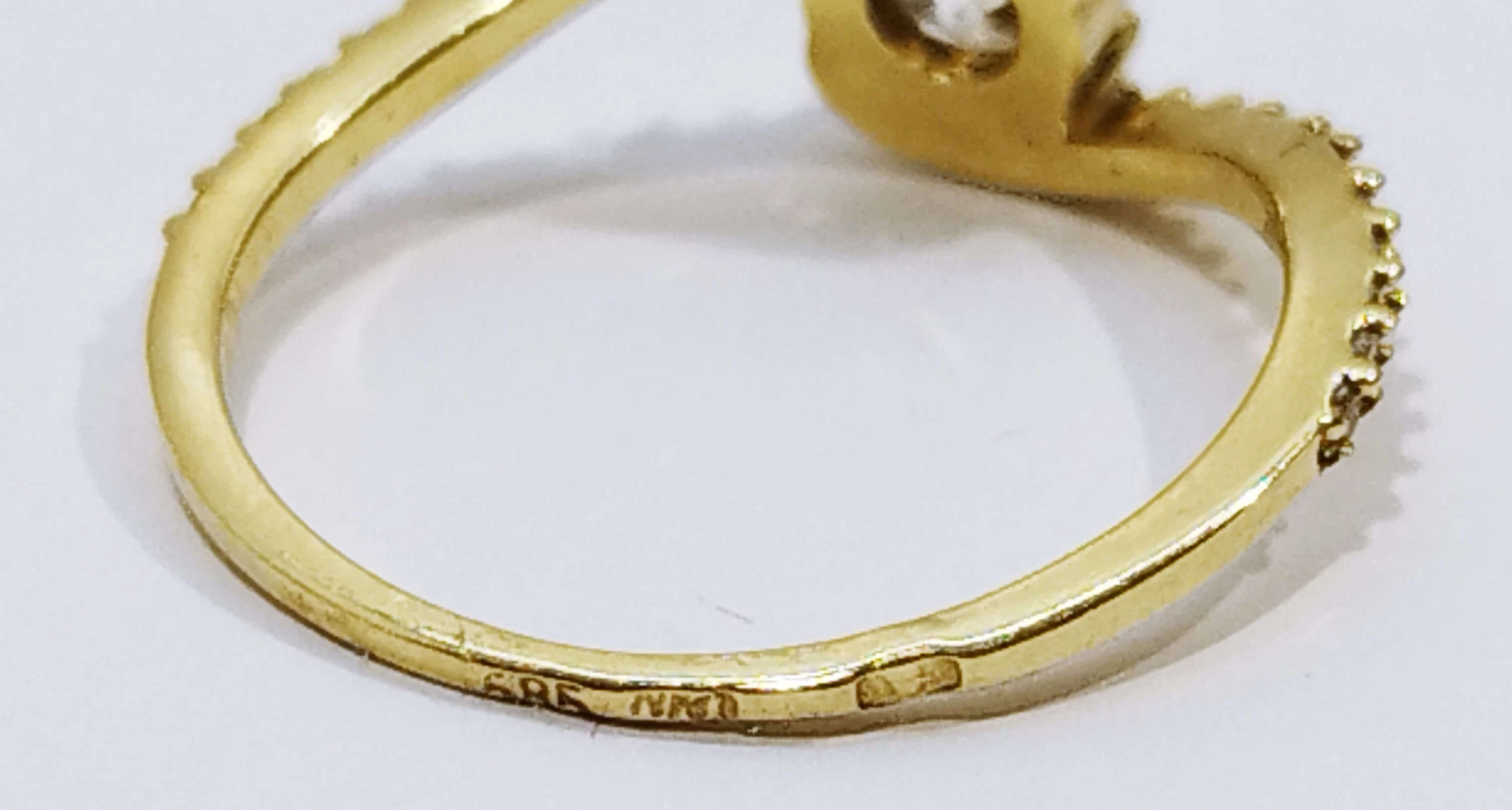 zloty-pierscionek-z-cyrkoniami-585-174g-r12-material-15835-2