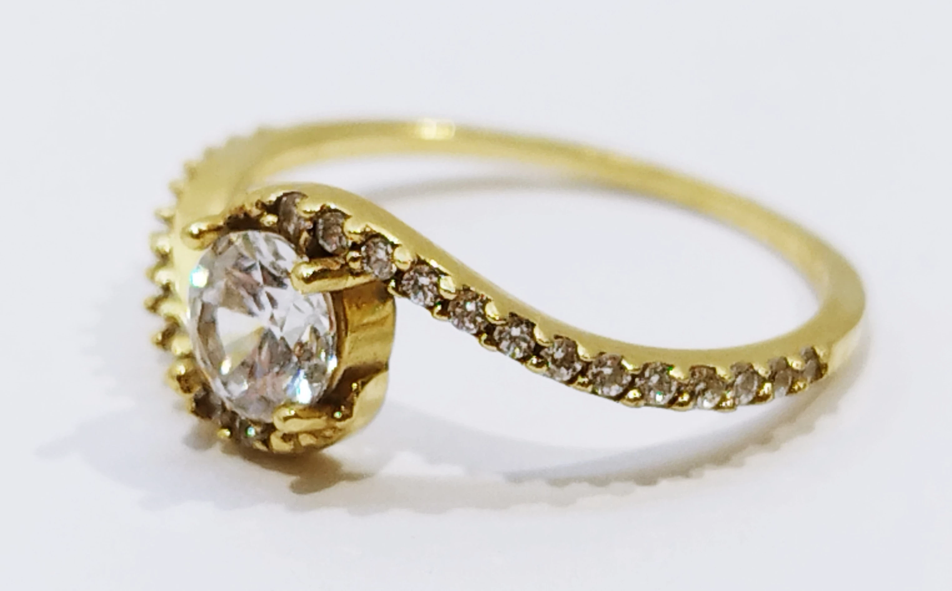 zloty-pierscionek-z-cyrkoniami-585-174g-r12-rodzaj-2205-2