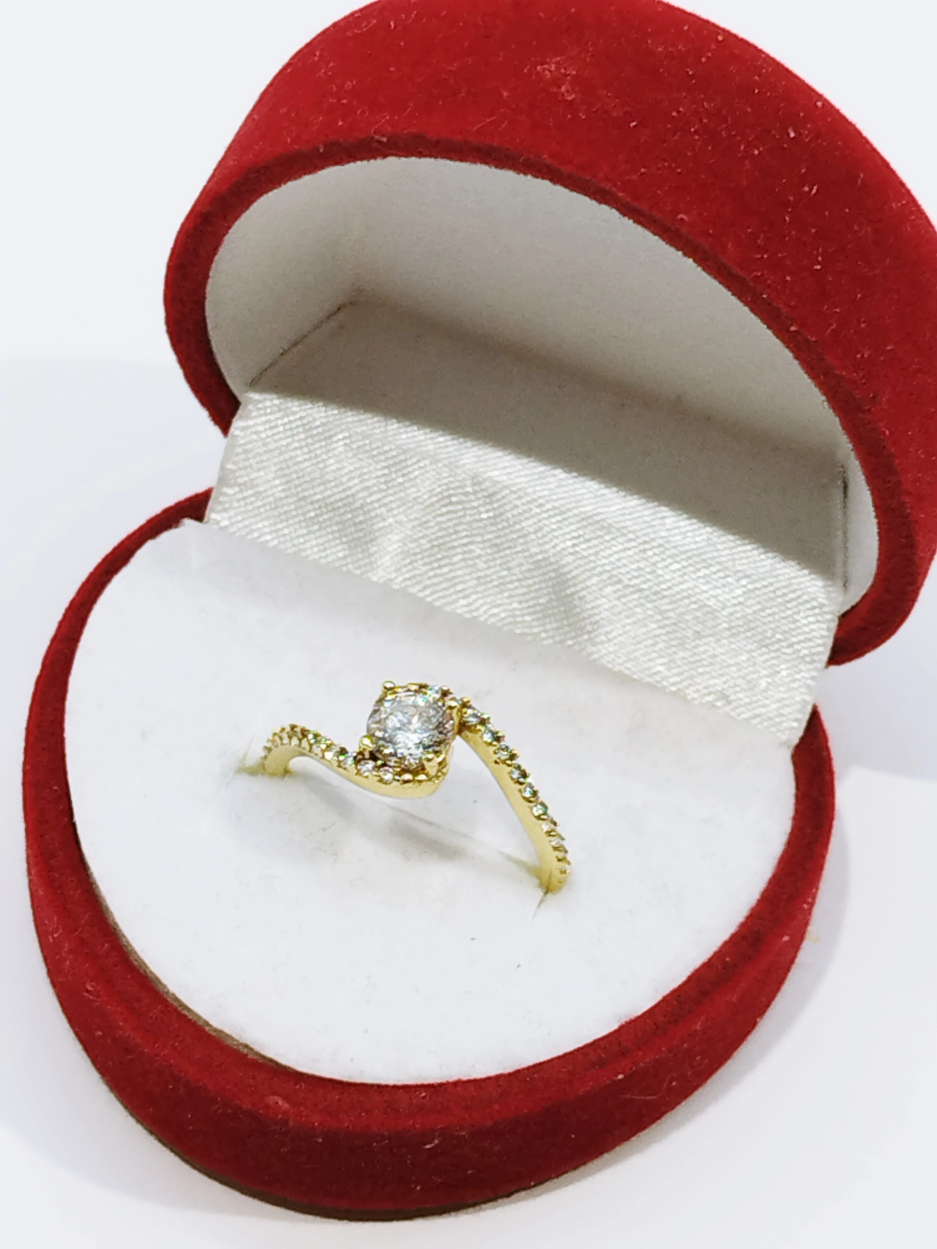 zloty-pierscionek-z-cyrkoniami-585-174g-r12-ean-gtin-5905868204353