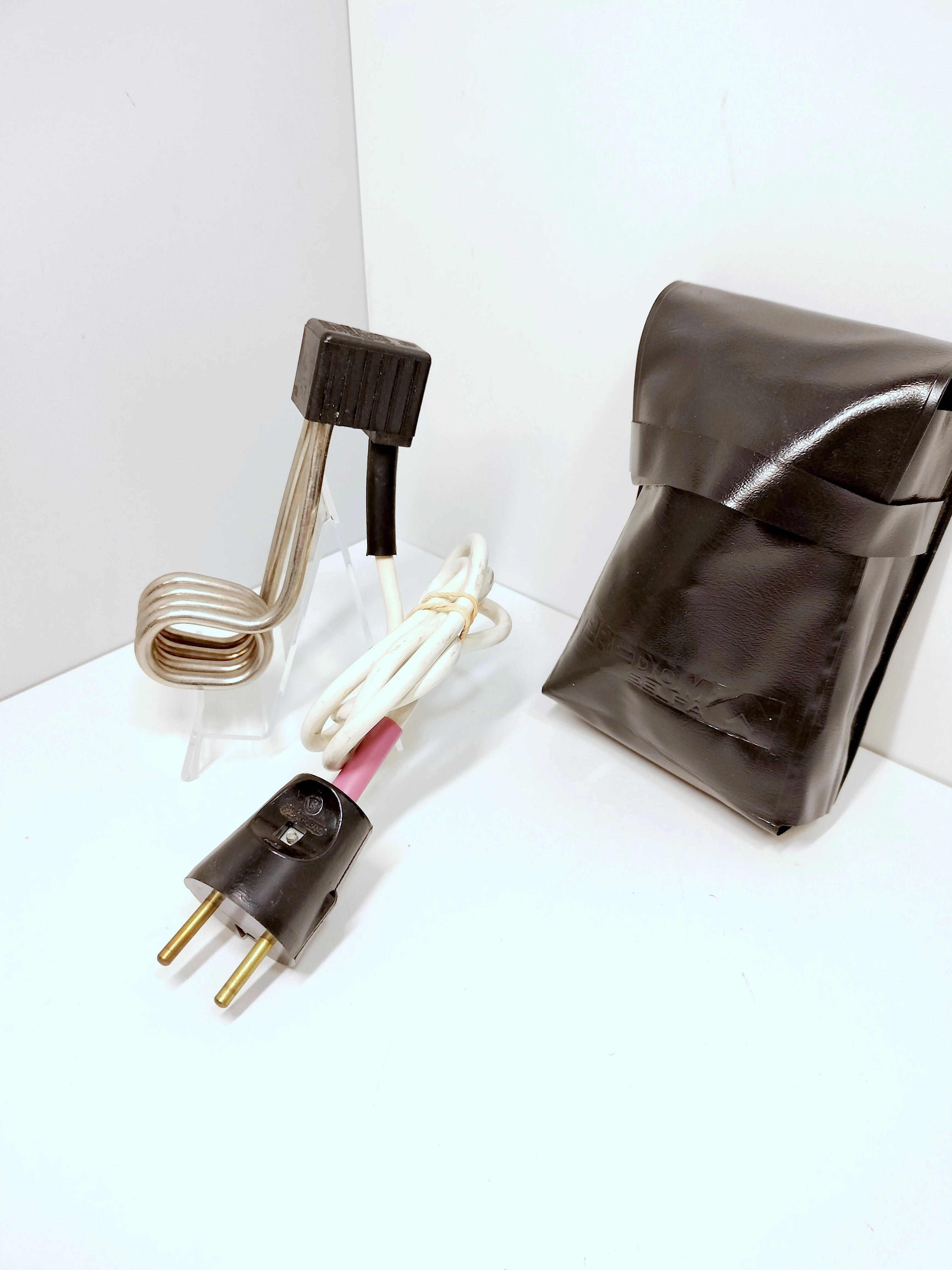 grzalka-do-wody-prl-mala-w-etui-osiedle-centrum-d1-krakow