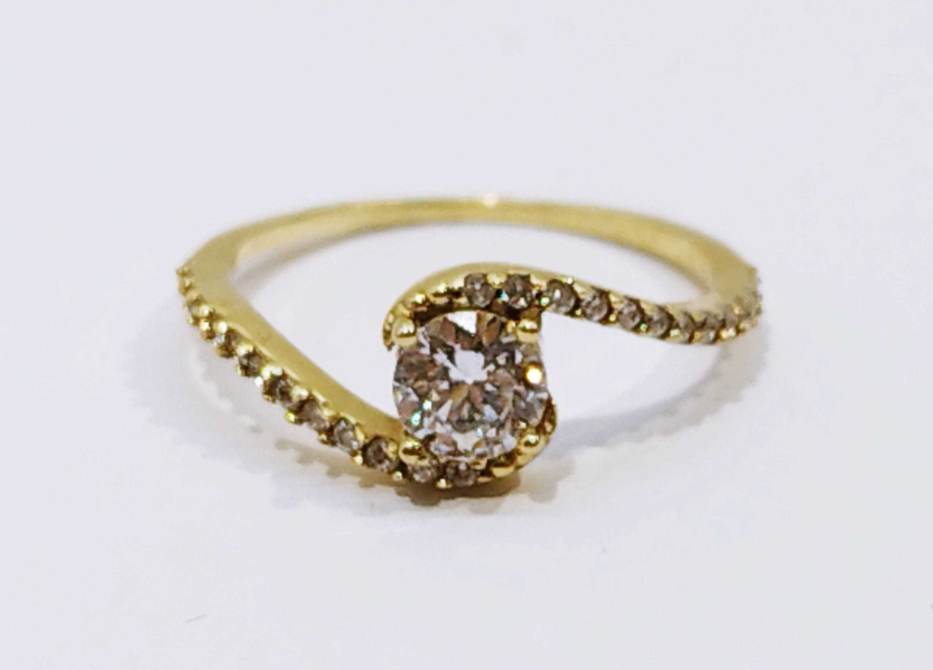 zloty-pierscionek-z-cyrkoniami-585-174g-r12-rozmiarsrednica-wew-mm-372-12