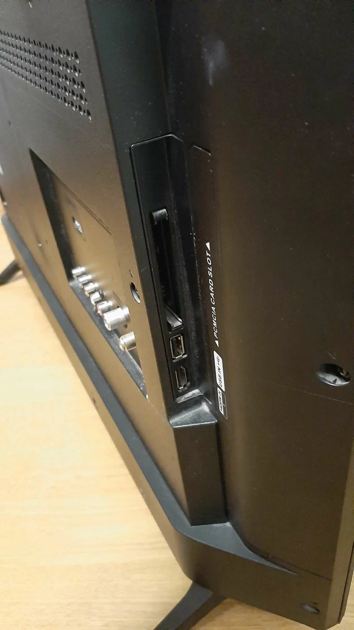 telewizor-led-lg-32lj500v-32-full-hd-czarny-stan-uzywany