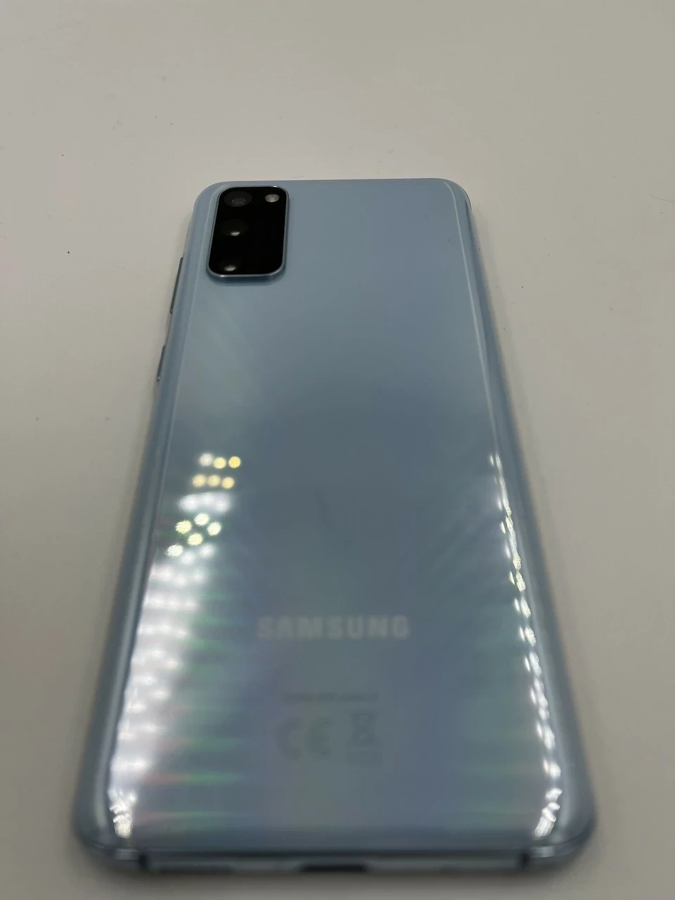 telefon-samsung-galaxy-s20-stan-uzywany