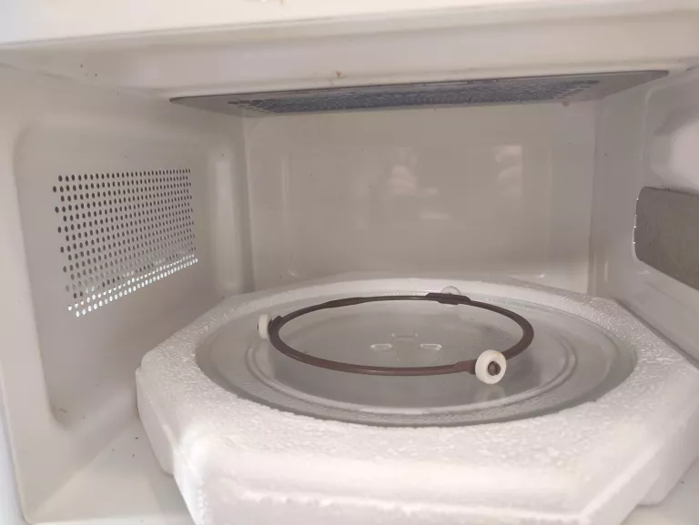 KUCHENKA MIKROFALOWA WHIRLPOOL MWP 103 M