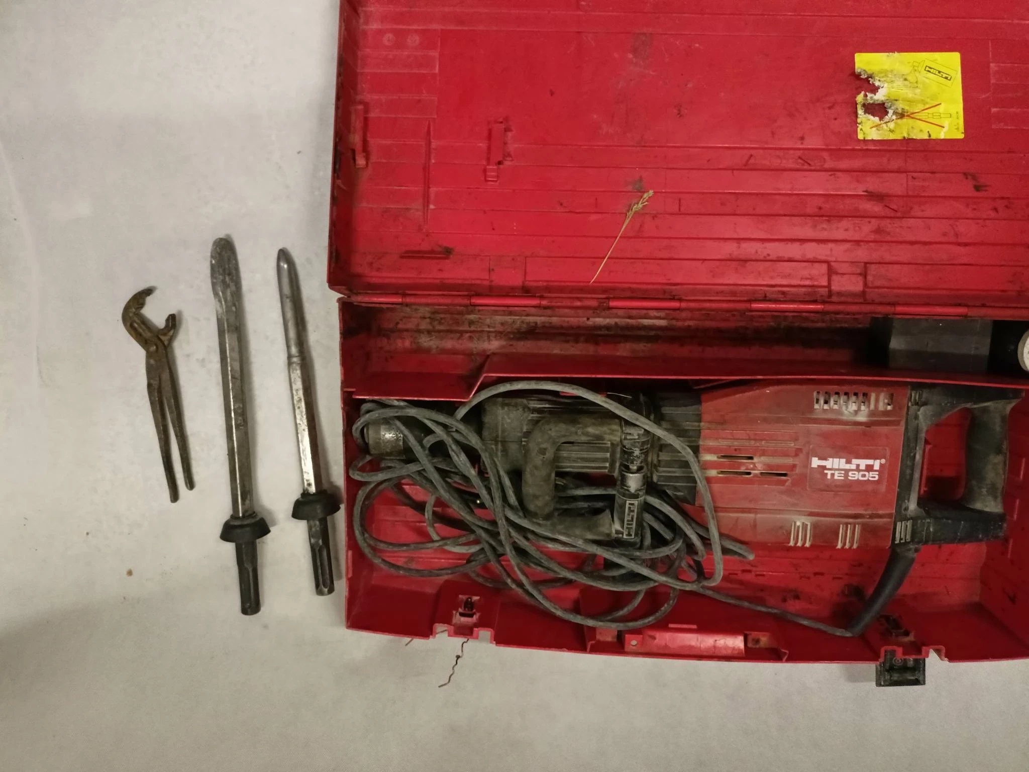 mlot-wyburzeniowy-hilti-te-905-w-walizce-moc-1600