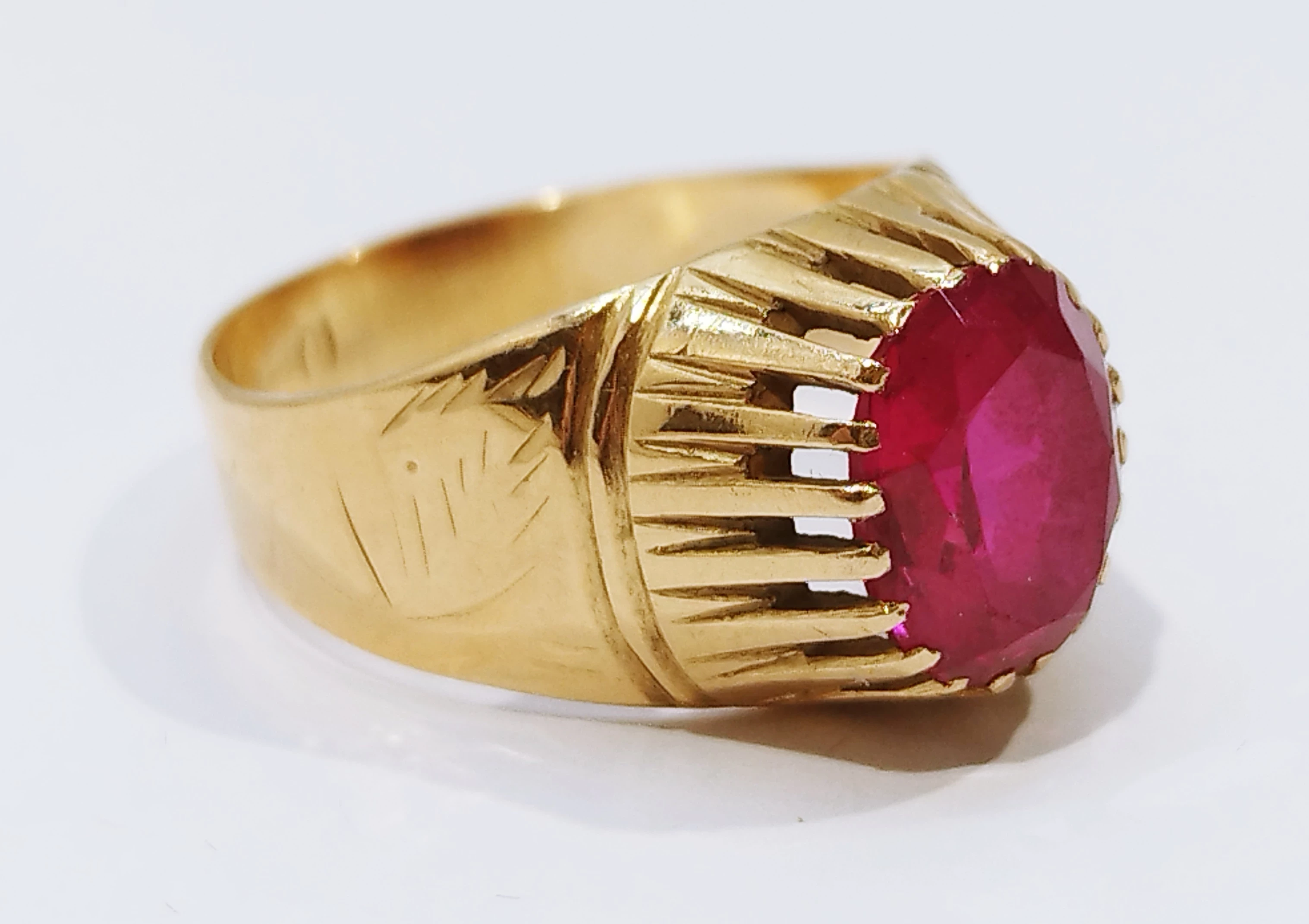 pieknie-zdobiony-pierscionek-vintage-585-525g-r17-kolor-dominujacy-205826-225106