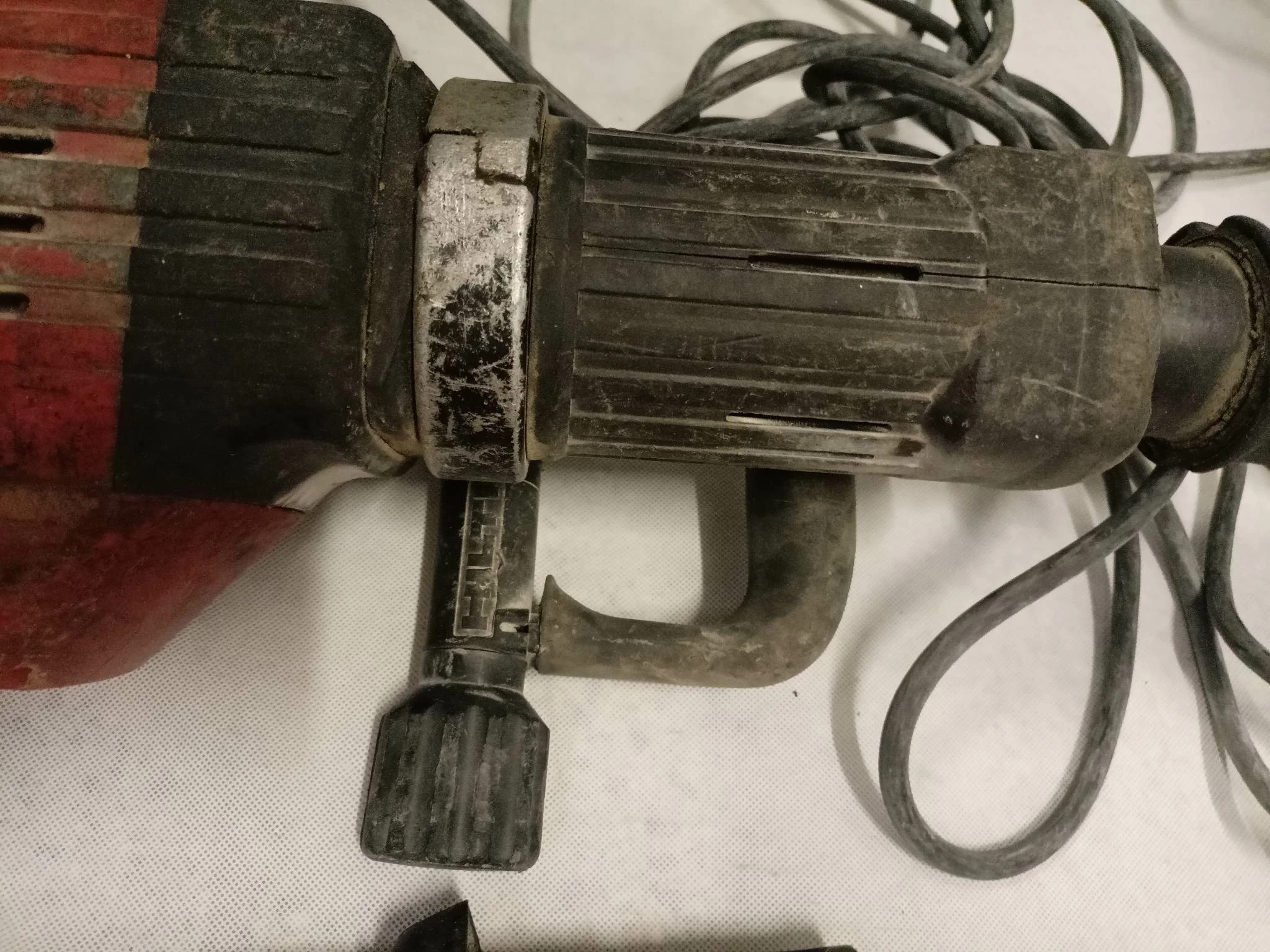 mlot-wyburzeniowy-hilti-te-905-w-walizce-rodzaj-uchwytu-hex-30