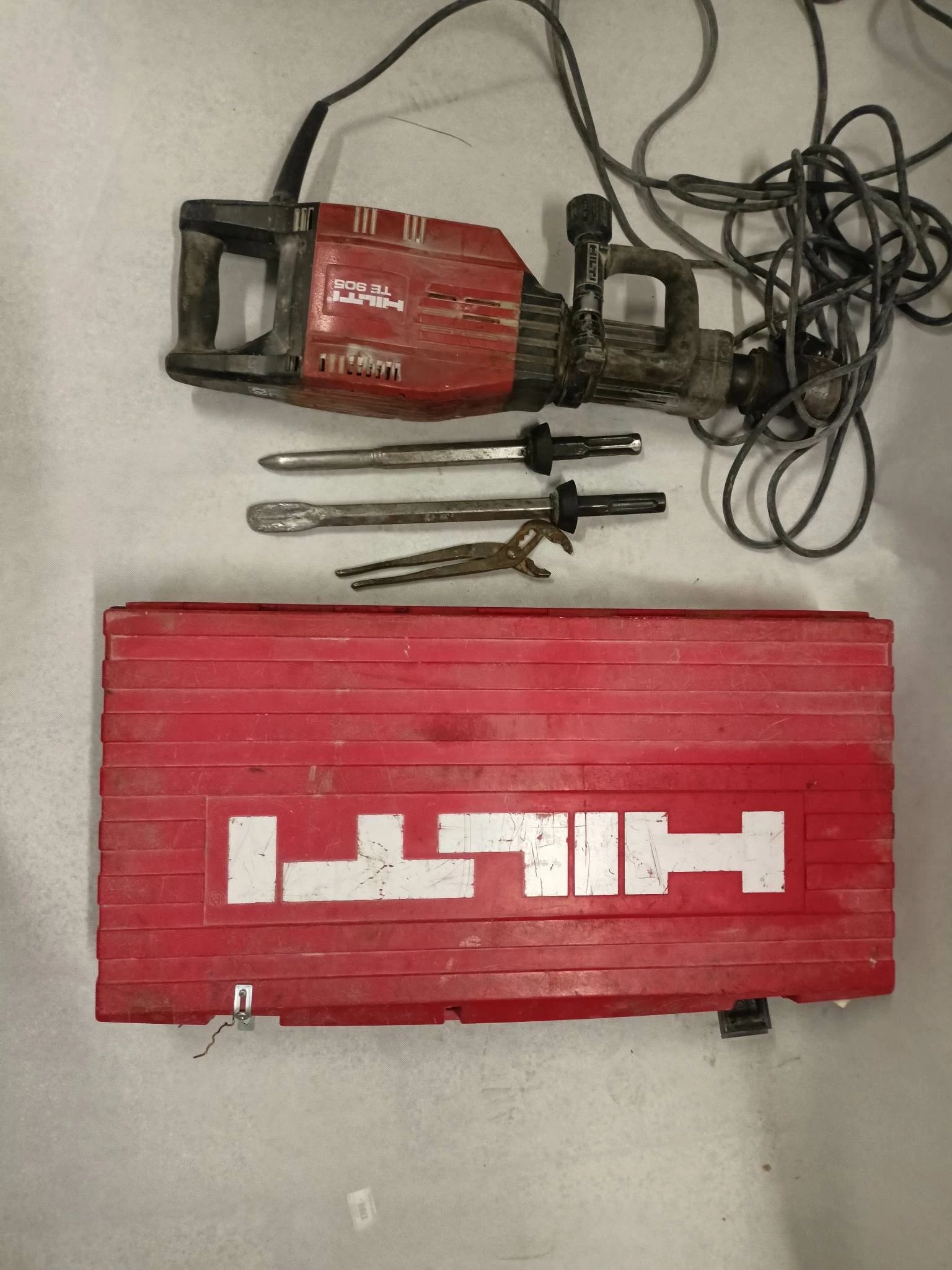 mlot-wyburzeniowy-hilti-te-905-w-walizce-product-id-b3a88d42-cab3-4657-9fdf-52de595350a0