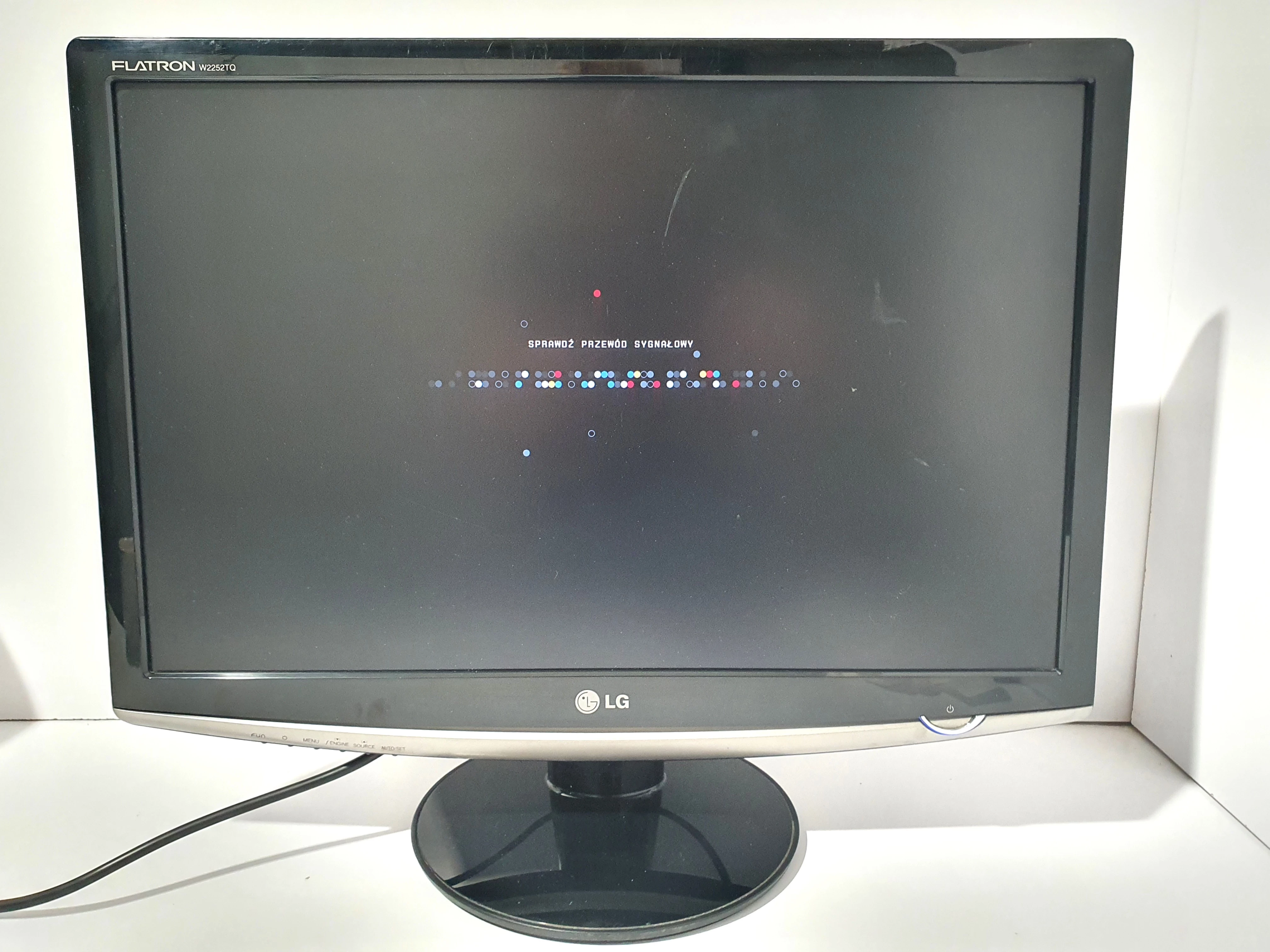 monitor-lg-w2252tq-flatron-stan-uzywany