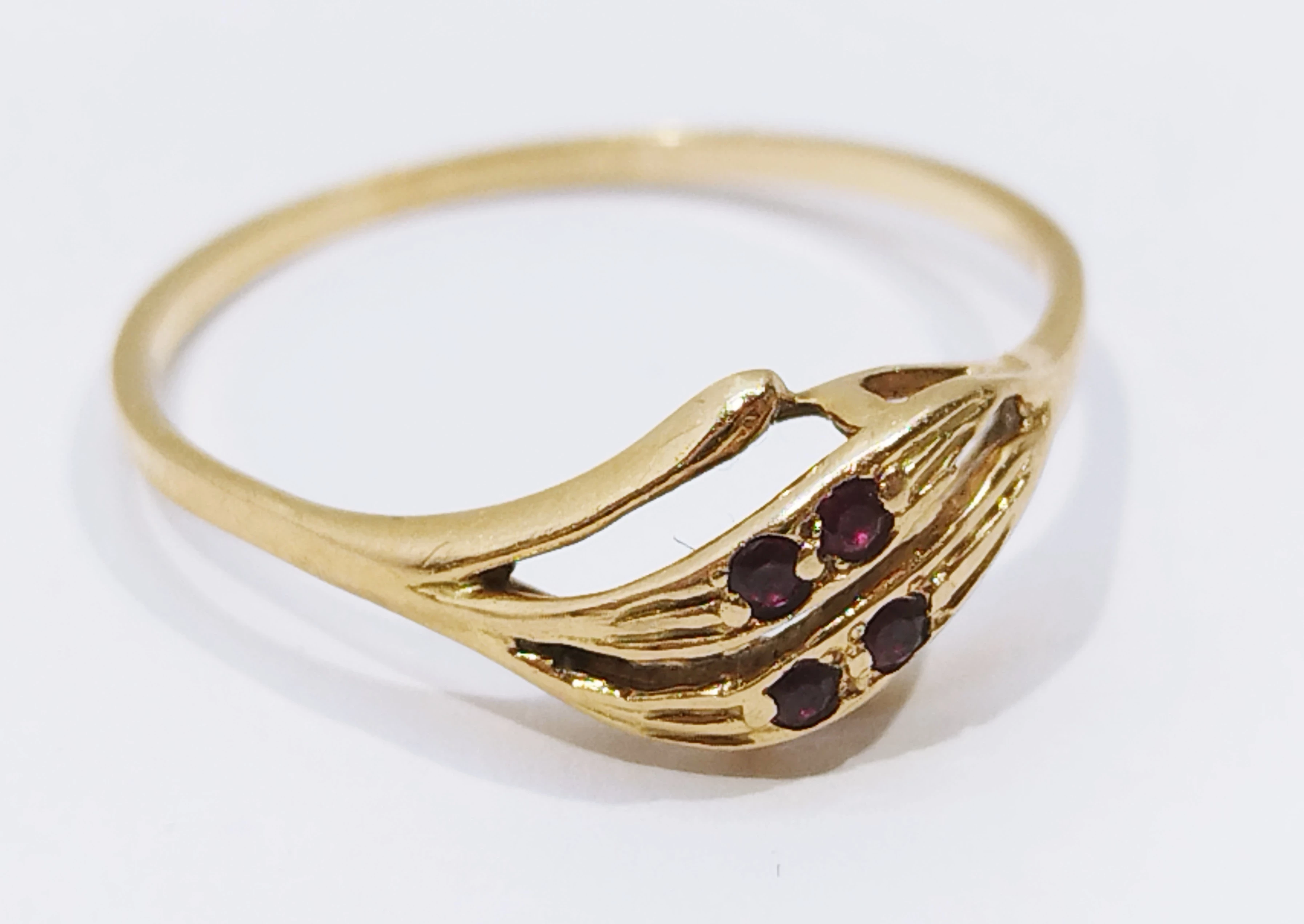 zloty-pierscionek-cztery-czerwone-oczka-r17-132g-kolor-dominujacy-205826-225106