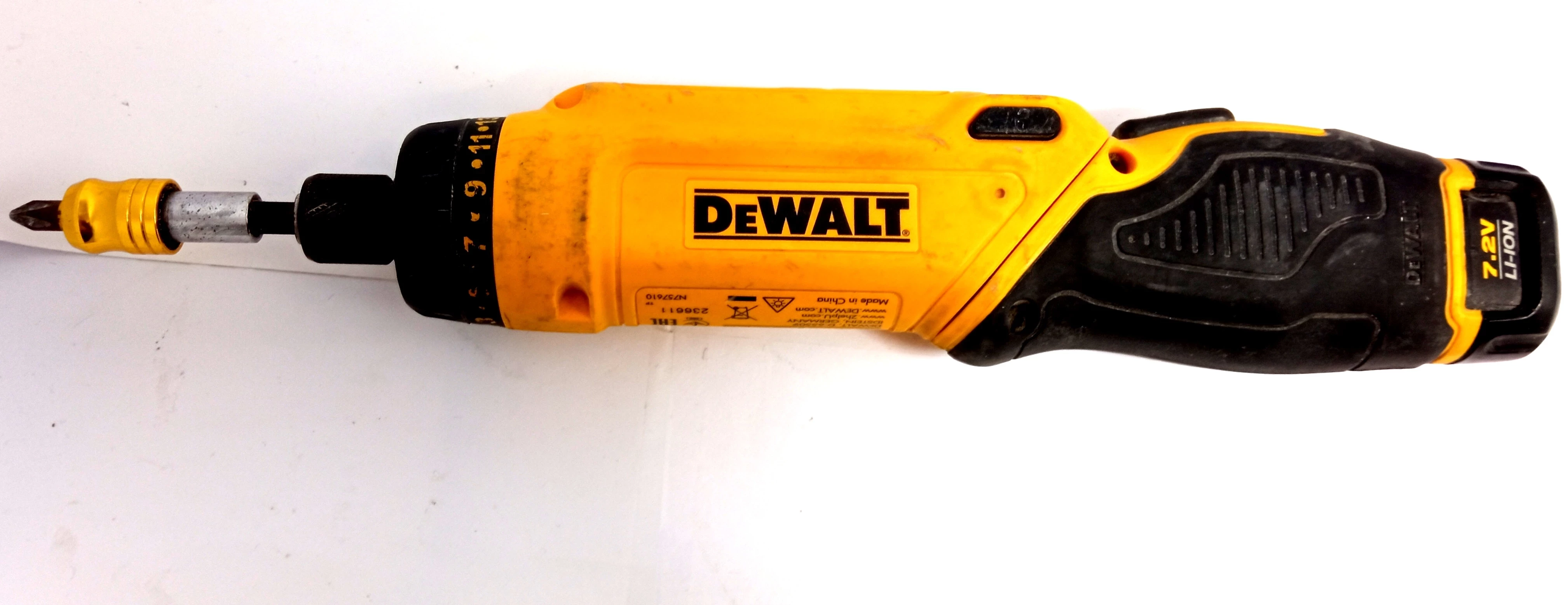 wkretarka-dewalt-dcf680-zasilacz-latarka-i-armii-wojska-polskiego-10e-kolobrzeg