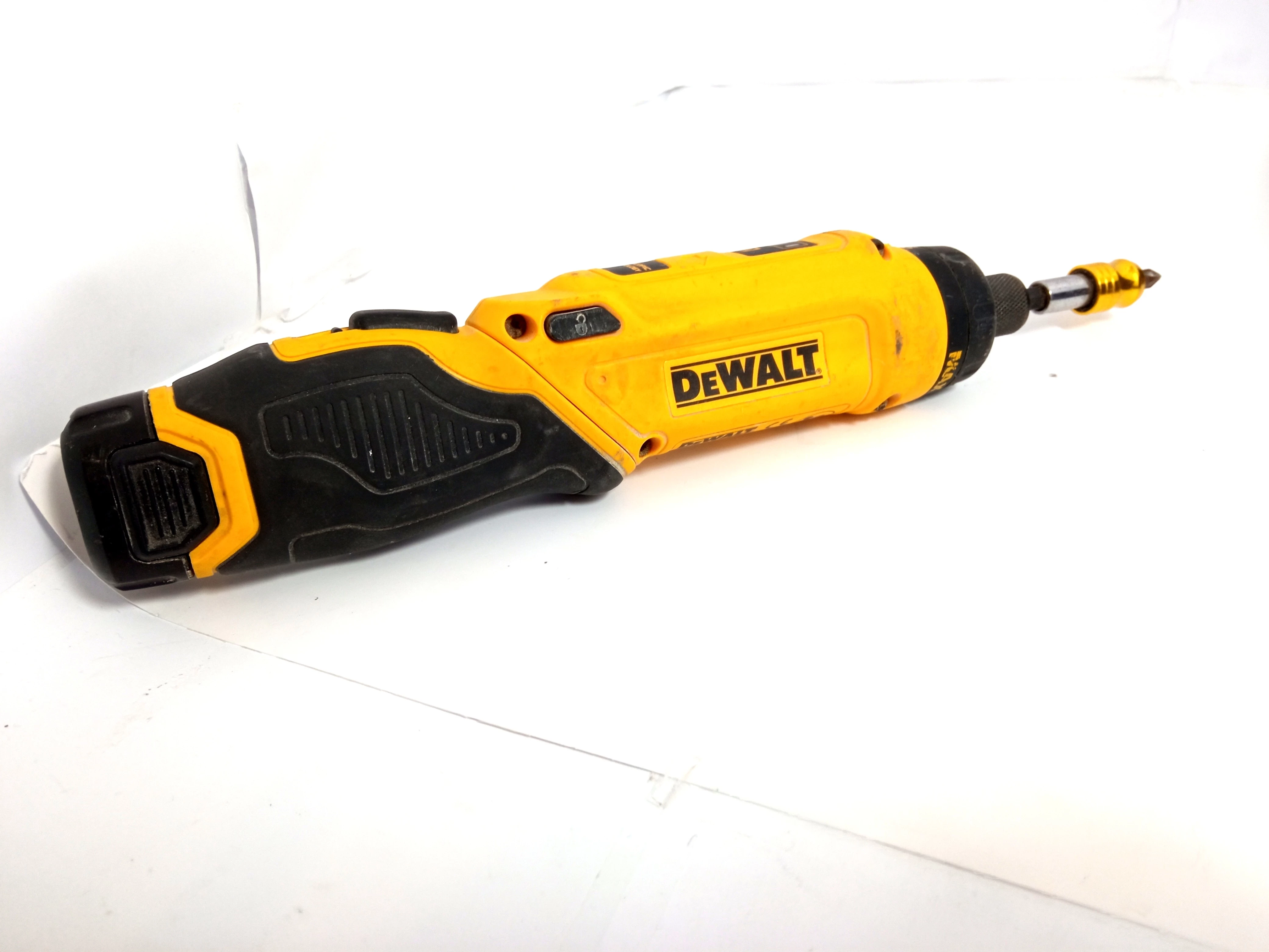 wkretarka-dewalt-dcf680-zasilacz-latarka-product-id-eaa9f6b5-89f0-4cc3-8307-c376dfe673d0