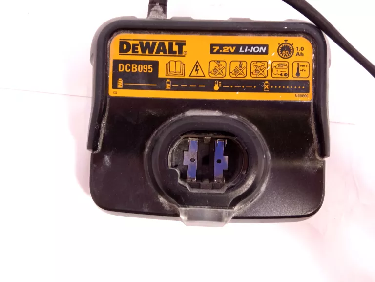 wkretarka-dewalt-dcf680-zasilacz-latarka-stan-uzywany