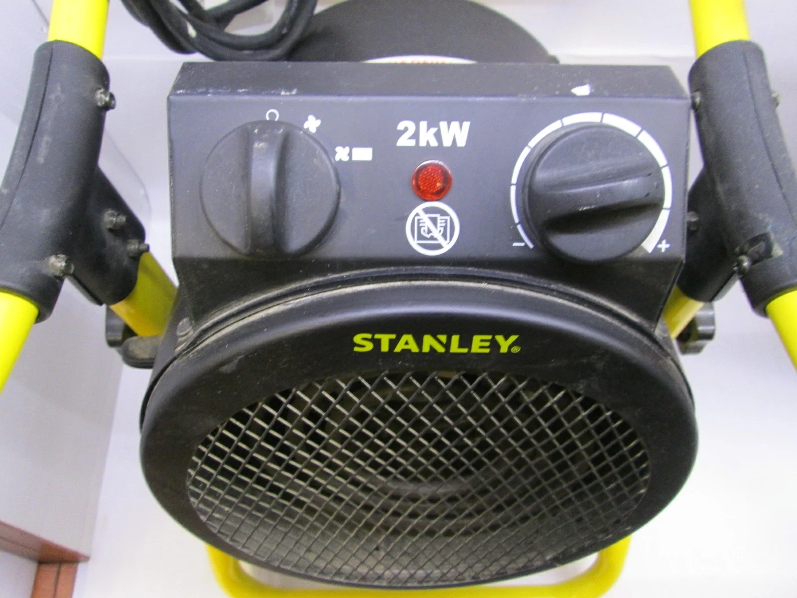 nagrzewnica-elektryczna-stanley-2kw-200-kw-rodzaj-elektryczna