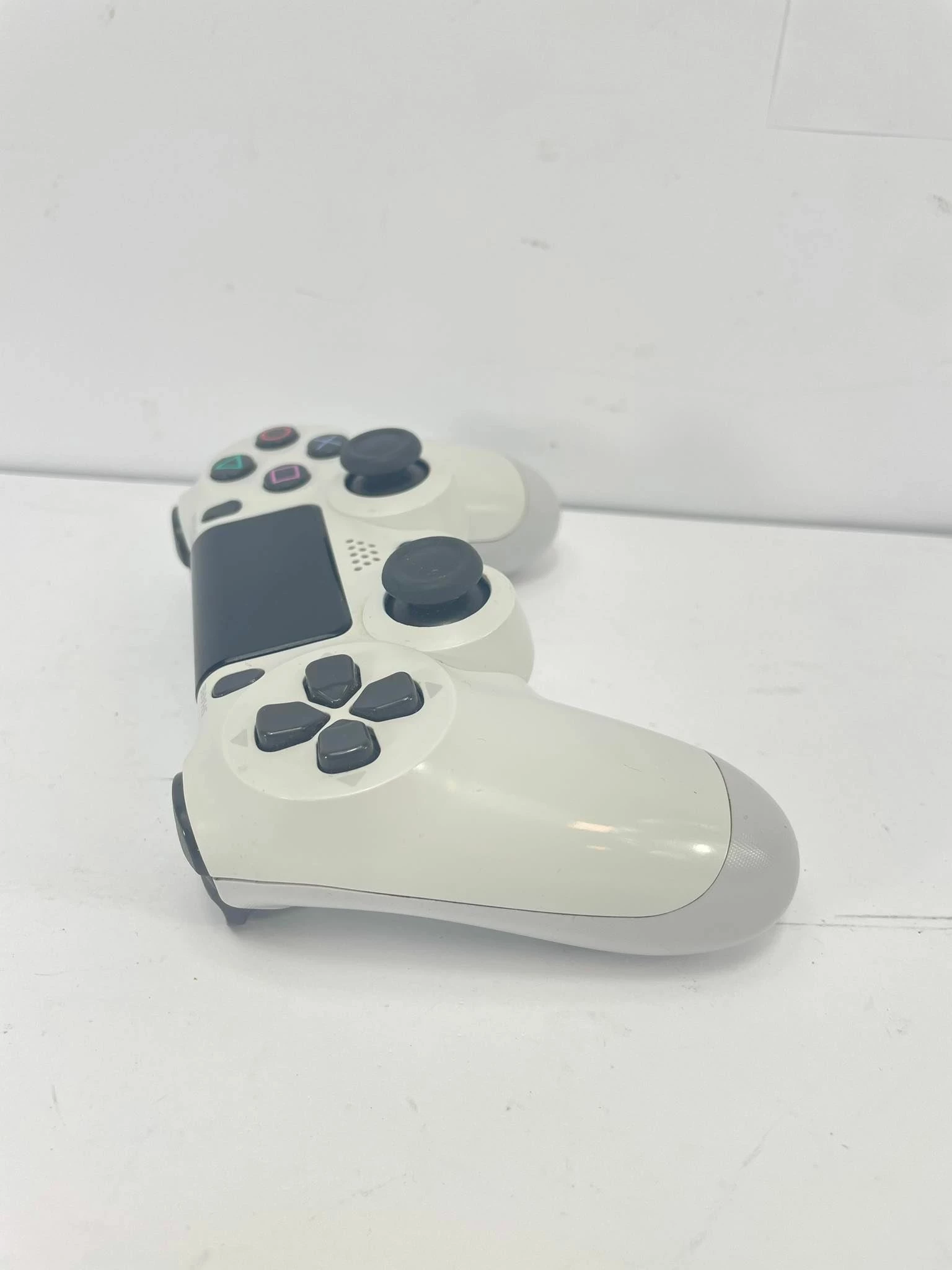 pad-ps4-bialy-bn-kolor-bialy