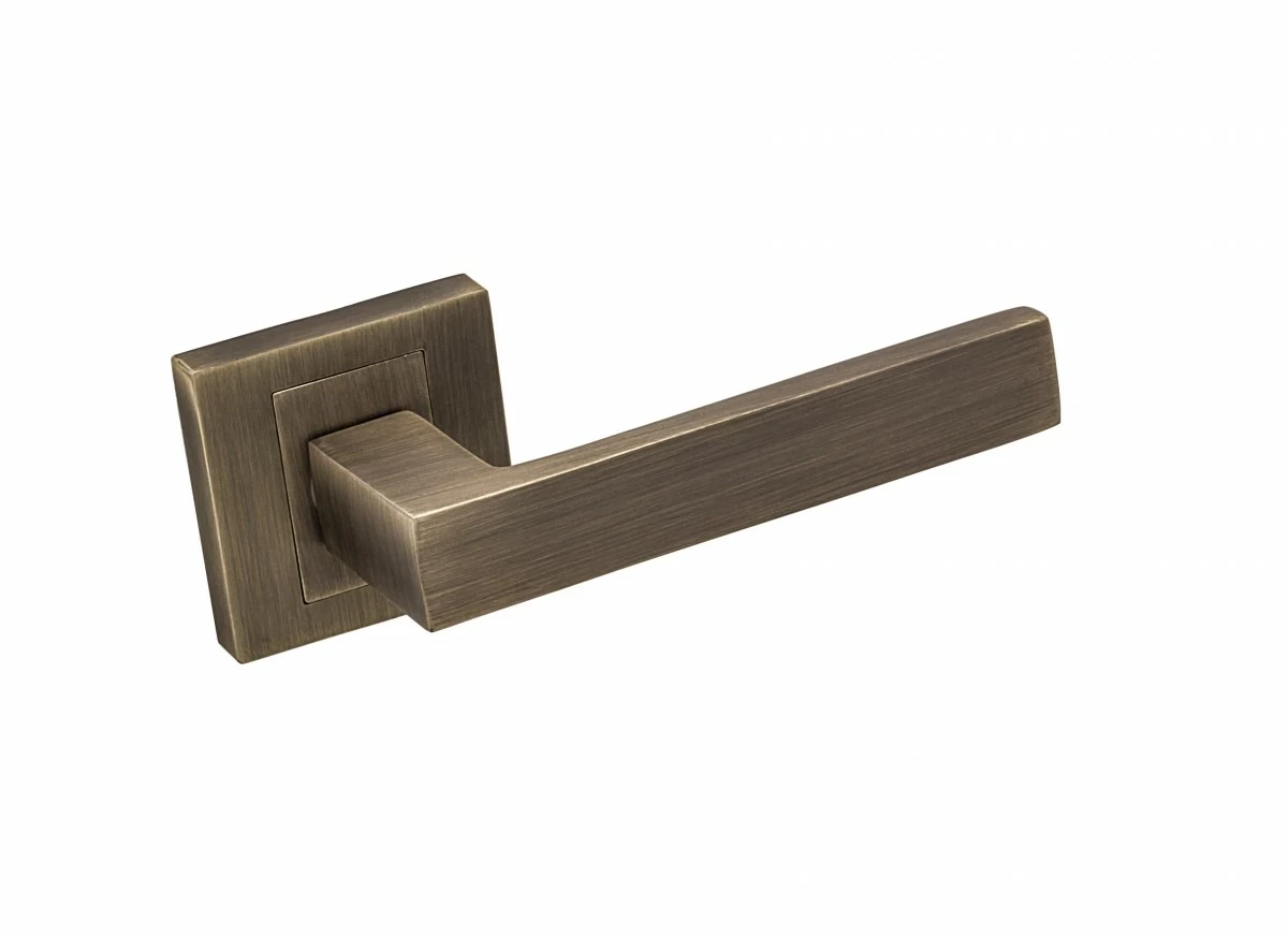 kabo-kapmq-klamka-na-rozecie-kwadratowej-alubrass-pilsudskiego-47-drezdenko