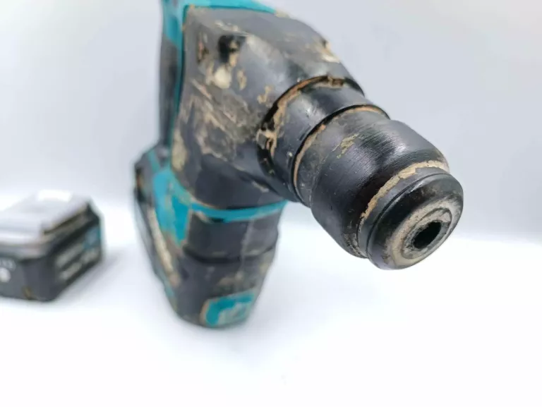 MŁOTOWIERTARKA MAKITA HR166DSMJ SDS PLUS 400 W