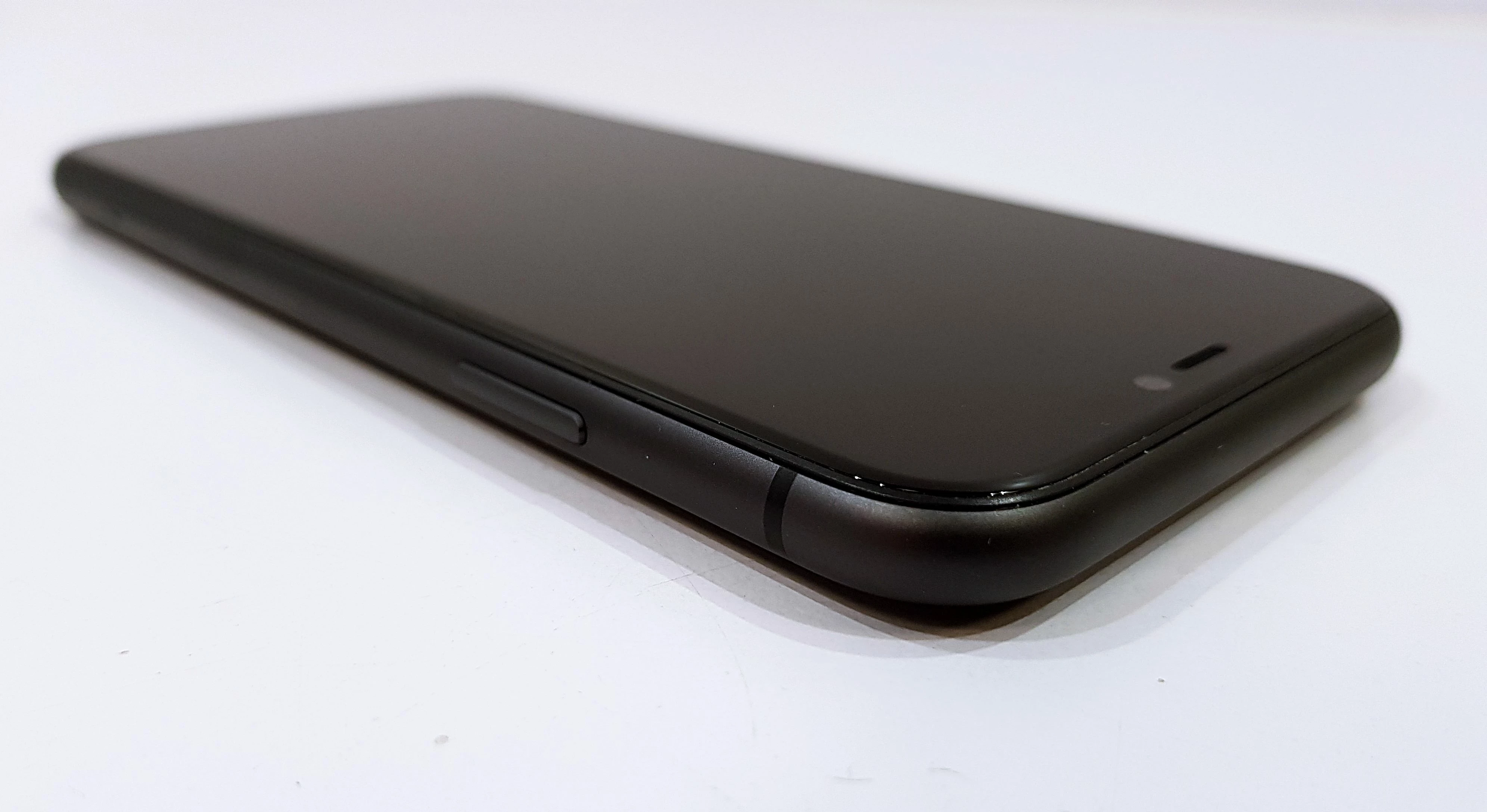 telefon-iphone-11-264-gb-czarny-opis-kod-producenta-mhda3cna