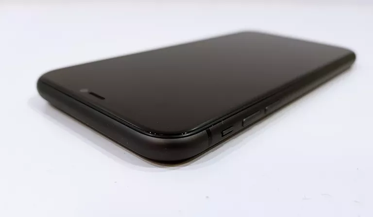telefon-iphone-11-264-gb-czarny-opis-typ-smartfon