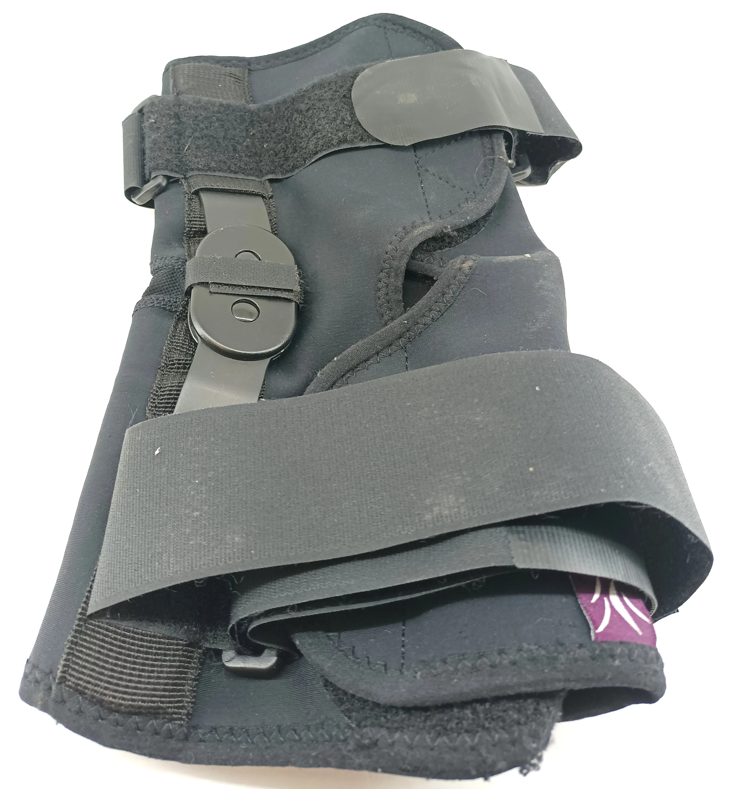stabilizator-kolana-orteza-stawu-kolana-z-szynami-rodzaj-orteza-kolana