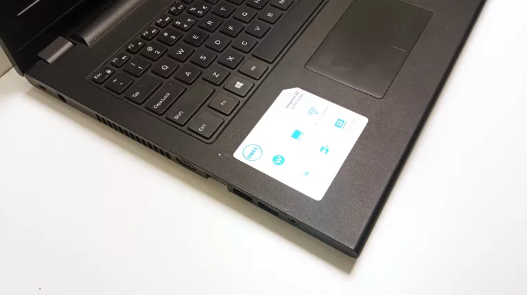 LAPTOP DELL INSPIRON 15