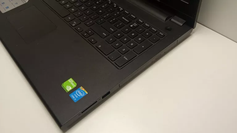 LAPTOP DELL INSPIRON 15
