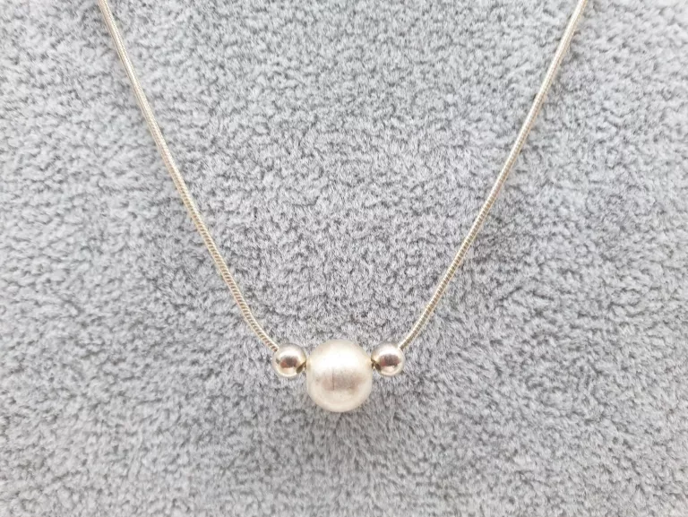 SREBRNY ŁAŃCUSZEK Z KULECZKAMI 5,42G PR.925