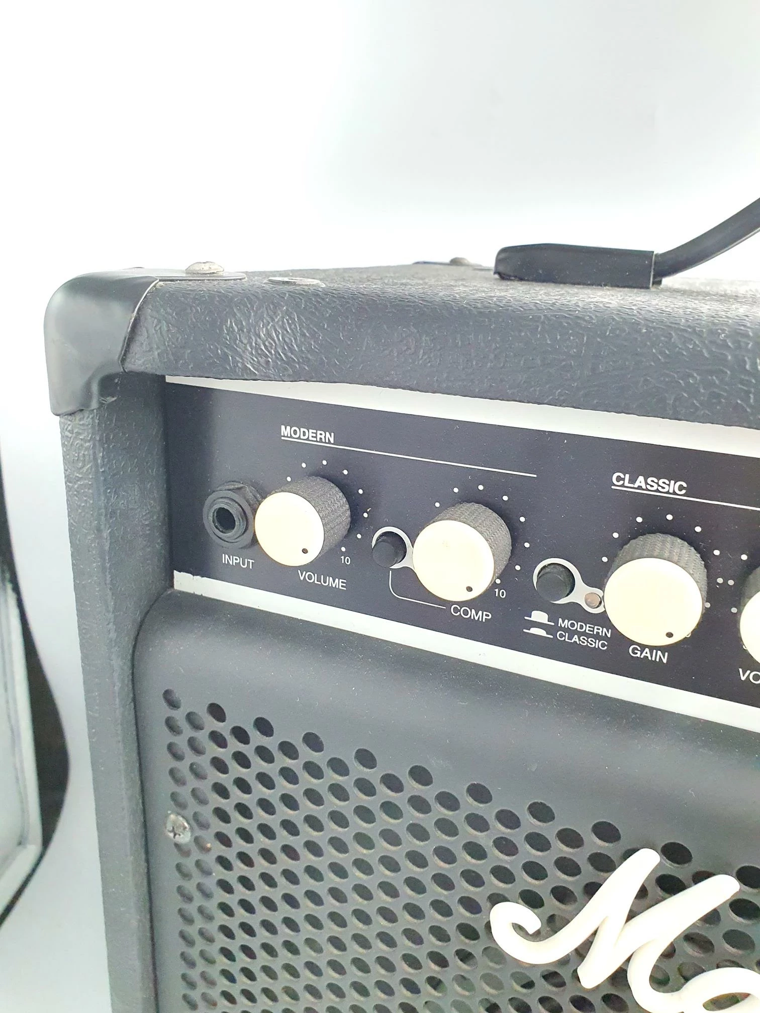 wzmacniacz-gitarowy-marshall-mbb-series-15-stan-uzywany