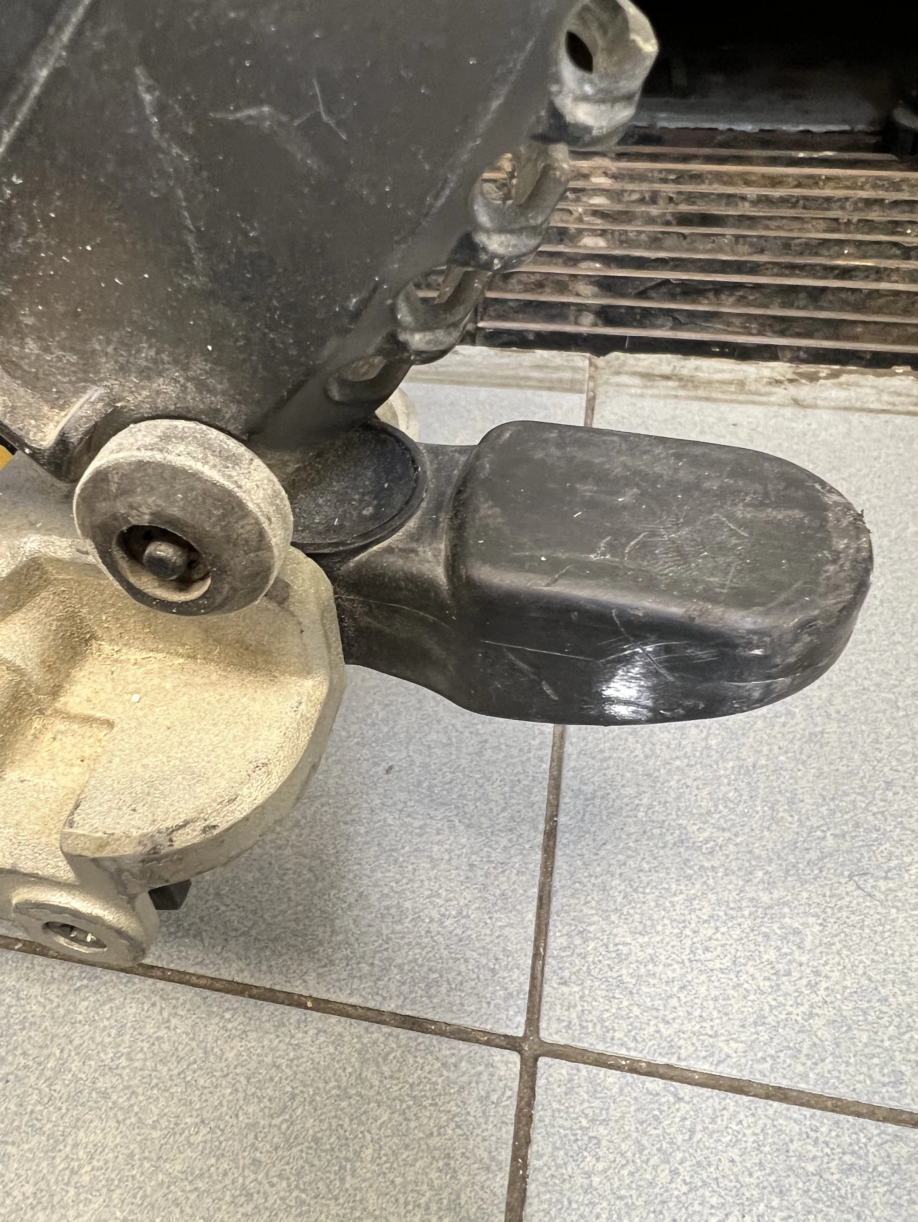 pila-ukosnica-dewalt-dws780-marka-dewalt