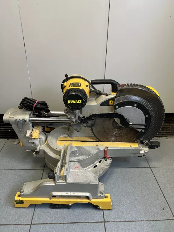 pila-ukosnica-dewalt-dws780-ean-gtin-1000000415308