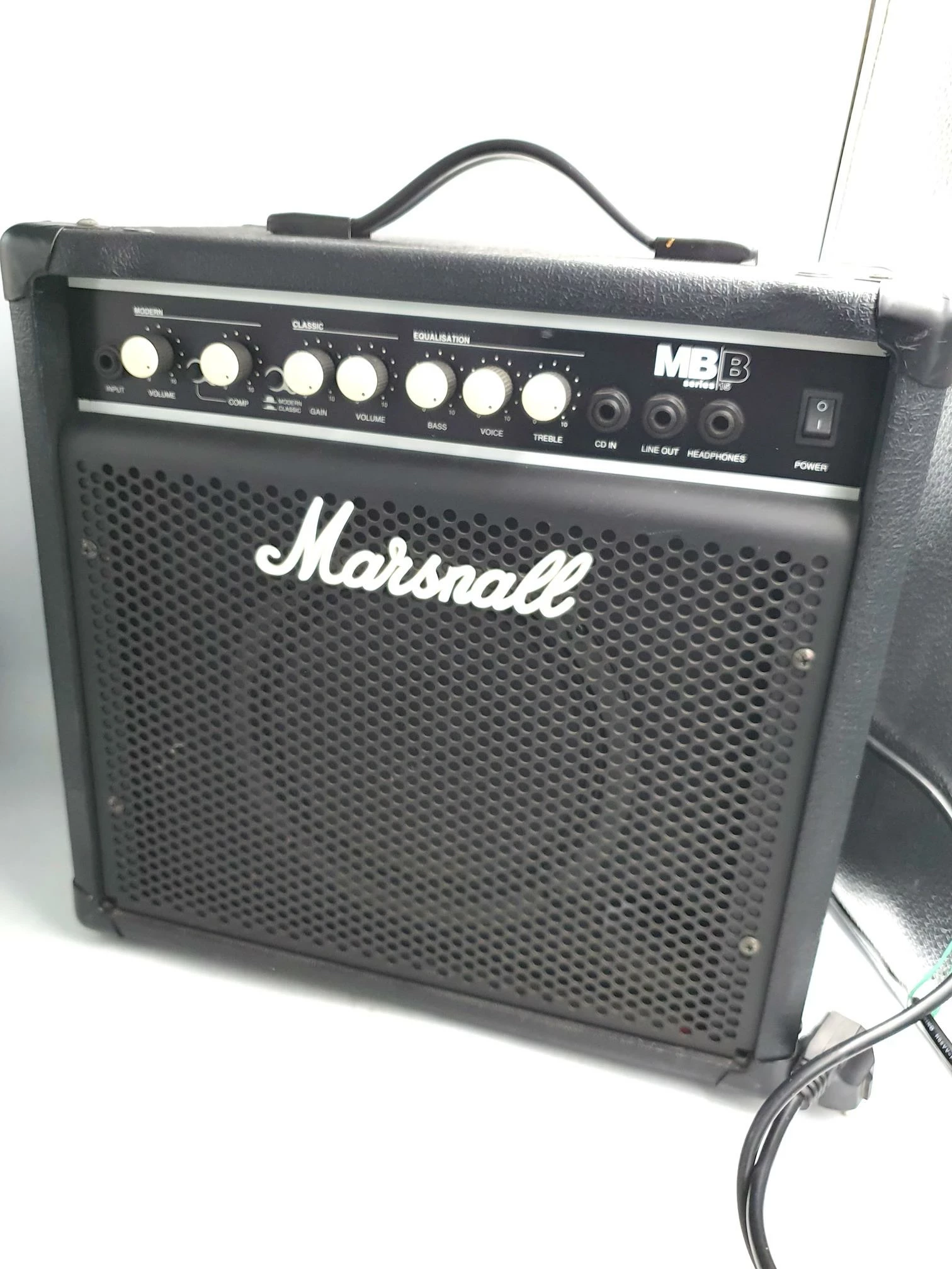 wzmacniacz-gitarowy-marshall-mbb-series-15-paderewskiego-47-kielce
