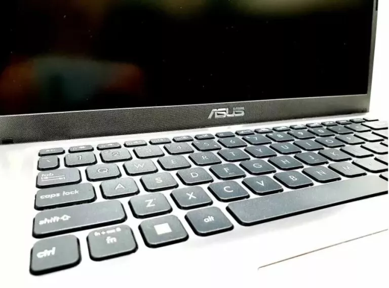 laptop-asus-x415e-4gb128gb-powystawowykomplet-przekatna-ekranu-14