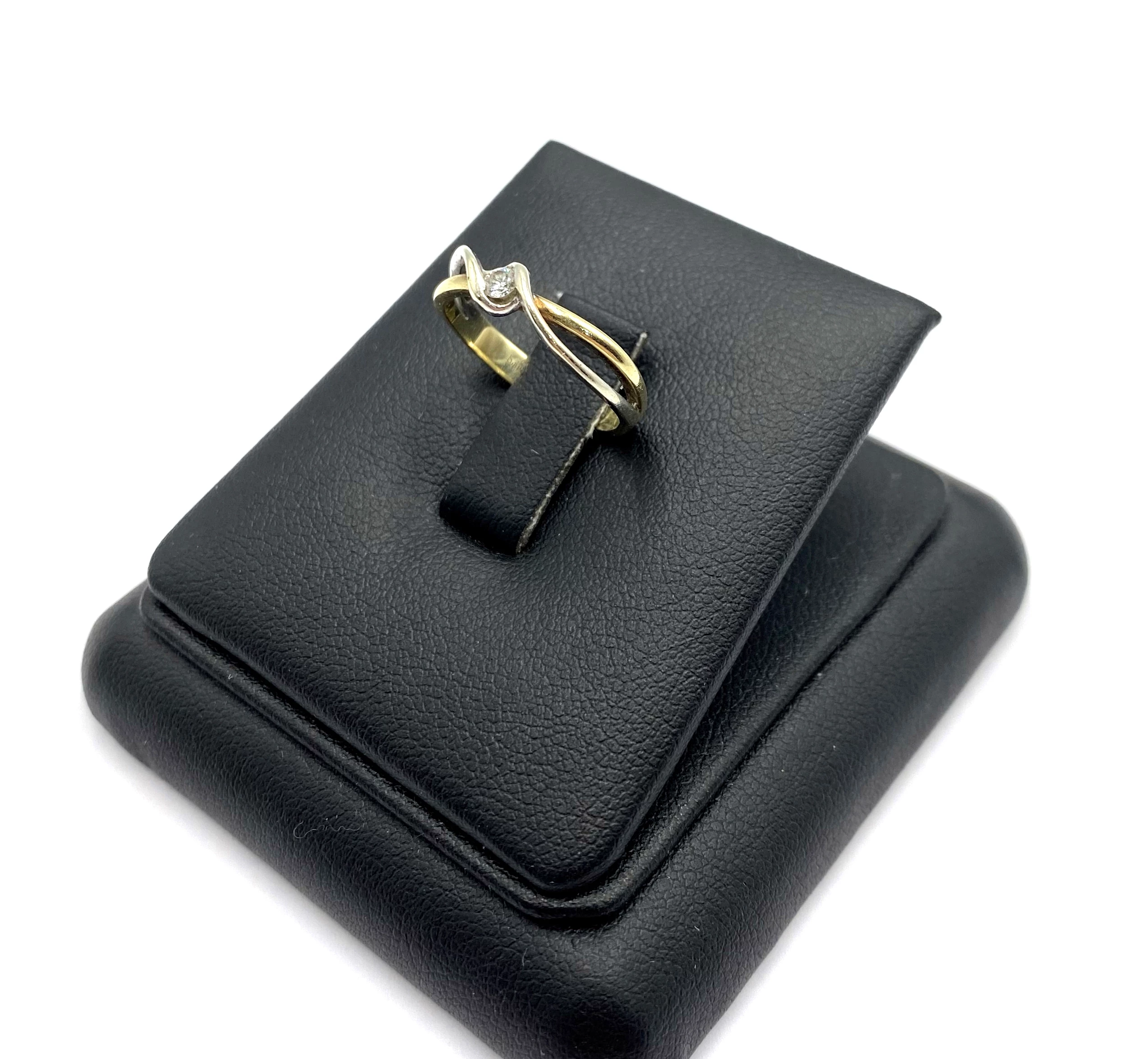 zloty-pierscionek-z-brylantem-189g5858-rynek-52-dzierzoniow