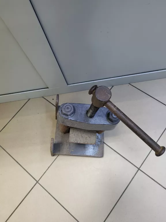 PRASA RECZNA WARSZTATOWA STOLOWA
