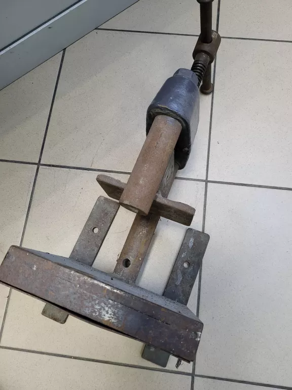 PRASA RECZNA WARSZTATOWA STOLOWA