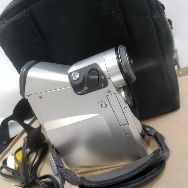 KAMERA CYFROWA CANON DV304 + OKABLOWANIE + ETUI