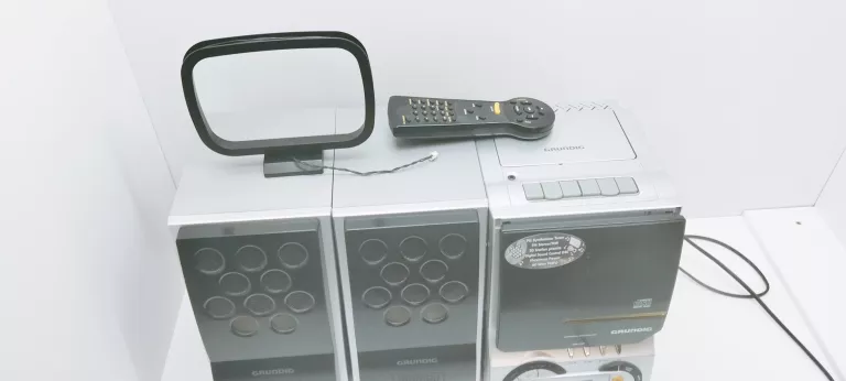 WIEŻA STEREO GRUNDIG UMS 3000 USZKODZONA
